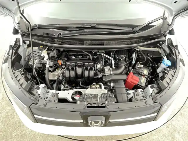 ホンダ フリード AIR EX 千葉県 2025(令7)年 0.1千km プラチナホワイトパール 登録済未使用車/ホンダセンシング/・路外逸脱抑制機能/・ブラインドスポットインフォメーション/・踏み間違い衝突軽減システム/・衝突軽減ブレーキ/・パーキングセンサー/・レーダークルーズコントロール/両側パワースライドドア/純正９型ホンダコネクトナビ/・型番：LXM-242ZFNi/・Apple CarPlay/Android Auto/Bluetooth/フルセグTV/・バックカメラ/皮巻きステアリング/・ステアリングスイッチ/ハーフレザーシート/・DNシートヒーター/電子パーキング/・ブレーキホールド/純正15インチAW/オートライト/・LEDヘッドライト