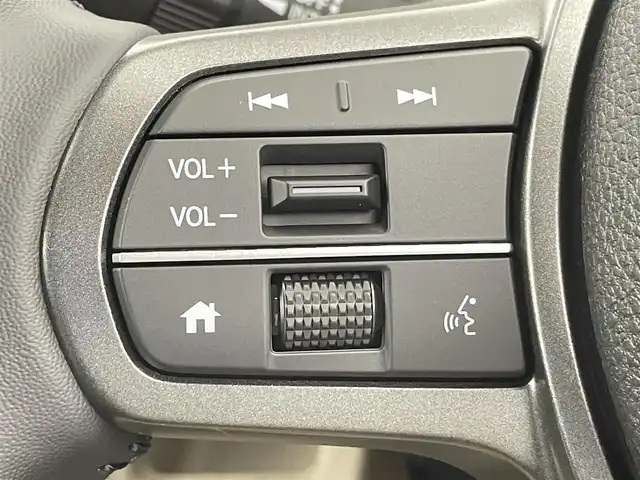 ホンダ フリード AIR EX 千葉県 2025(令7)年 0.1千km プラチナホワイトパール 登録済未使用車/ホンダセンシング/・路外逸脱抑制機能/・ブラインドスポットインフォメーション/・踏み間違い衝突軽減システム/・衝突軽減ブレーキ/・パーキングセンサー/・レーダークルーズコントロール/両側パワースライドドア/純正９型ホンダコネクトナビ/・型番：LXM-242ZFNi/・Apple CarPlay/Android Auto/Bluetooth/フルセグTV/・バックカメラ/皮巻きステアリング/・ステアリングスイッチ/ハーフレザーシート/・DNシートヒーター/電子パーキング/・ブレーキホールド/純正15インチAW/オートライト/・LEDヘッドライト