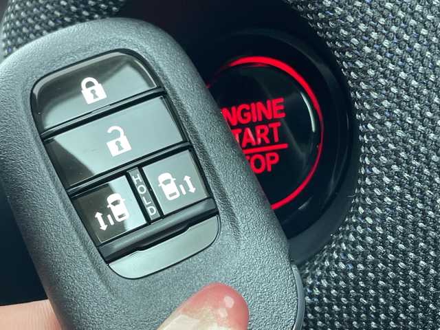 ホンダ フリード AIR EX 群馬県 2025(令7)年 0.1千km プラチナホワイトパール 登録済未使用車　純正９型ナビ　マルチビューカメラシステム　後退出庫サポート　ＢＳＭ　衝突被害軽減ブレーキ　レーンアシスト　アダプティブクルーズコントロール　オートマチックハイビーム　禁煙車