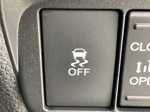 ホンダ フリード AIR EX 群馬県 2025(令7)年 0.1千km プラチナホワイトパール 登録済未使用車　純正９型ナビ　マルチビューカメラシステム　後退出庫サポート　ＢＳＭ　衝突被害軽減ブレーキ　レーンアシスト　アダプティブクルーズコントロール　オートマチックハイビーム　禁煙車