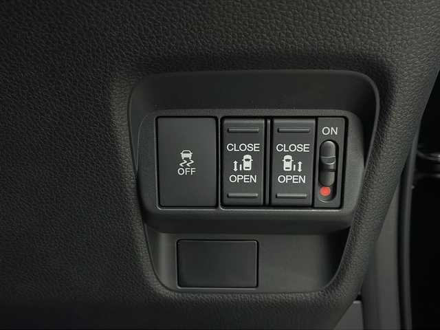 ホンダ フリード AIR EX 栃木県 2025(令7)年 0.1千km クリスタルブラックパール 登録済未使用車 /純正メモリーナビ (LXM-242ZFNi)/バックカメラ/Honda CONNECT for Gathers＋ナビ装着用スペシャルパッケージ/Honda SENSING/●衝突軽減ブレーキ（CMBS）/●先行車発進お知らせ機能/●歩行者事故低減ステアリング/●路外逸脱抑制機能●標識認識機能/●渋滞追従機能付アダプティブクルーズコントロール（ACC）/●車線維持支援システム（LKAS）/●トラフィックジャムアシスト（渋滞運転支援機能）/●ブラインドスポットインフォメーション［タイプ別設定］/●誤発進抑制機能/●後方誤発進抑制機能/●近距離衝突軽減ブレーキ/●急アクセル抑制機能/●パーキングセンサーシステム/●後退出庫サポート/両側パワースライドドア/2列目キャプテンシート(両側アームレスト付)/コンビシート(プライムスムースＸファブリック)＆専用インテリア/リアクーラー/運転席＆助手席シートヒーター/LEDヘッドライト/純正15インチアルミホイール(AIR EX専用)/サイド+カーテンエアバッグ/保証書、取扱説明書