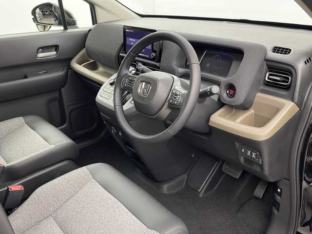 ホンダ フリード AIR EX 栃木県 2025(令7)年 0.1千km クリスタルブラックパール 登録済未使用車 /純正メモリーナビ (LXM-242ZFNi)/バックカメラ/Honda CONNECT for Gathers＋ナビ装着用スペシャルパッケージ/Honda SENSING/●衝突軽減ブレーキ（CMBS）/●先行車発進お知らせ機能/●歩行者事故低減ステアリング/●路外逸脱抑制機能●標識認識機能/●渋滞追従機能付アダプティブクルーズコントロール（ACC）/●車線維持支援システム（LKAS）/●トラフィックジャムアシスト（渋滞運転支援機能）/●ブラインドスポットインフォメーション［タイプ別設定］/●誤発進抑制機能/●後方誤発進抑制機能/●近距離衝突軽減ブレーキ/●急アクセル抑制機能/●パーキングセンサーシステム/●後退出庫サポート/両側パワースライドドア/2列目キャプテンシート(両側アームレスト付)/コンビシート(プライムスムースＸファブリック)＆専用インテリア/リアクーラー/運転席＆助手席シートヒーター/LEDヘッドライト/純正15インチアルミホイール(AIR EX専用)/サイド+カーテンエアバッグ/保証書、取扱説明書