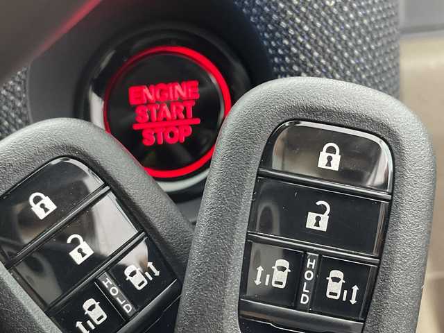 ホンダ フリード AIR EX 群馬県 2025(令7)年 0.1千km プラチナホワイトパール 登録済未使用車　純正9型ナビ　全周囲カメラ　マルチビューカメラシステム　後退出庫サポート　アダプティブクルーズコントロール　両側電動スライドドア　シートヒーター　BSM　LED　衝突被害軽減ブレーキ　禁煙車