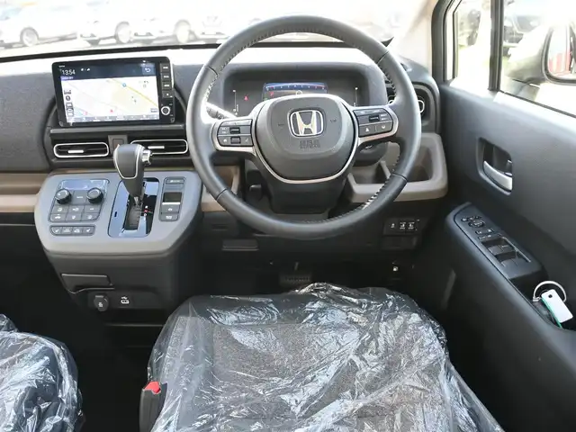 ホンダ フリード AIR EX 千葉県 2025(令7)年 0.1千km プラチナホワイトパール エアー　EX　2L241P4　6人　9インチナビ　LXM-242ZFNI(207680円)　マルチビューカメラシステム/後退出庫サポート(119900円)/ホンダセンシング/・衝突軽減ブレーキ（CMBS）/・車線維持支援システム（LKAS）/・アダプティブクルーズコントロール（ACC）/・後方誤発進抑制機能/・誤発進抑制機能/・ブラインドスポットインフォメーション/両側パワースライドドア/ハーフレザーシート/前席シートヒーター/純正コネクトナビ/地デジTV/【Apple CarPlay　Android Auto対応】/【Bluetooth接続】/マルチビューカメラシステム/革巻きステアリング/ステアリングスイッチ/LEDヘッドライト/ウインカーミラー/コーナーセンサー/純正15インチアルミホイル/サイド/カーテンエアバッグ/Honda スマートキー