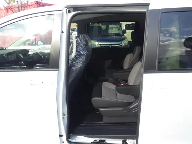 ホンダ フリード AIR EX 千葉県 2025(令7)年 0.1千km プラチナホワイトパール エアー　EX　2L241P4　6人　9インチナビ　LXM-242ZFNI(207680円)　マルチビューカメラシステム/後退出庫サポート(119900円)/ホンダセンシング/・衝突軽減ブレーキ（CMBS）/・車線維持支援システム（LKAS）/・アダプティブクルーズコントロール（ACC）/・後方誤発進抑制機能/・誤発進抑制機能/・ブラインドスポットインフォメーション/両側パワースライドドア/ハーフレザーシート/前席シートヒーター/純正コネクトナビ/地デジTV/【Apple CarPlay　Android Auto対応】/【Bluetooth接続】/マルチビューカメラシステム/革巻きステアリング/ステアリングスイッチ/LEDヘッドライト/ウインカーミラー/コーナーセンサー/純正15インチアルミホイル/サイド/カーテンエアバッグ/Honda スマートキー