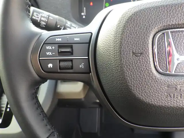 ホンダ フリード AIR EX 千葉県 2025(令7)年 0.1千km プラチナホワイトパール エアー　EX　2L241P4　6人　9インチナビ　LXM-242ZFNI(207680円)　マルチビューカメラシステム/後退出庫サポート(119900円)/ホンダセンシング/・衝突軽減ブレーキ（CMBS）/・車線維持支援システム（LKAS）/・アダプティブクルーズコントロール（ACC）/・後方誤発進抑制機能/・誤発進抑制機能/・ブラインドスポットインフォメーション/両側パワースライドドア/ハーフレザーシート/前席シートヒーター/純正コネクトナビ/地デジTV/【Apple CarPlay　Android Auto対応】/【Bluetooth接続】/マルチビューカメラシステム/革巻きステアリング/ステアリングスイッチ/LEDヘッドライト/ウインカーミラー/コーナーセンサー/純正15インチアルミホイル/サイド/カーテンエアバッグ/Honda スマートキー