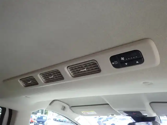 ホンダ フリード AIR EX 千葉県 2025(令7)年 0.1千km プラチナホワイトパール エアー　EX　2L241P4　6人　9インチナビ　LXM-242ZFNI(207680円)　マルチビューカメラシステム/後退出庫サポート(119900円)/ホンダセンシング/・衝突軽減ブレーキ（CMBS）/・車線維持支援システム（LKAS）/・アダプティブクルーズコントロール（ACC）/・後方誤発進抑制機能/・誤発進抑制機能/・ブラインドスポットインフォメーション/両側パワースライドドア/ハーフレザーシート/前席シートヒーター/純正コネクトナビ/地デジTV/【Apple CarPlay　Android Auto対応】/【Bluetooth接続】/マルチビューカメラシステム/革巻きステアリング/ステアリングスイッチ/LEDヘッドライト/ウインカーミラー/コーナーセンサー/純正15インチアルミホイル/サイド/カーテンエアバッグ/Honda スマートキー