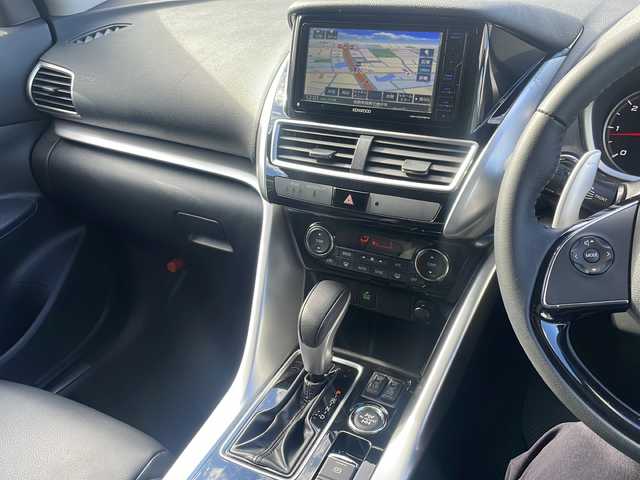 三菱 エクリプス クロス G 福島県 2020(令2)年 7.7万km シルキーホワイト e-Assist/・衝突被害軽減ブレーキ/・車線逸脱警報装置/・アダプティブクルーズコントロール/・誤発進抑制装置/・オートマチックハイビーム /・後側方車両検知警報システム/・先行車発進通知/社外メモリーナビ/・型番：MDV-D707BTW/・フルセグTV/BT/SD/CD/DVD/iPod/FM/AM/・バックカメラ/・ETC/全方向ドライブレコーダー/・品番：HDR360G/ヘッドアップディスプレイ/革張りステアリング/・パドルシフト/・ステアリングスイッチ/電子パーキング/・オートブレーキホールド/電動リアゲート/・ウィンカーミラー/・オートミラー/LEDヘッドライト/・フォグランプ/・オートライト/パーキングセンサー