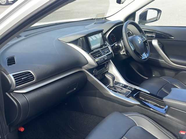 三菱 エクリプス クロス G 福島県 2020(令2)年 7.7万km シルキーホワイト e-Assist/・衝突被害軽減ブレーキ/・車線逸脱警報装置/・アダプティブクルーズコントロール/・誤発進抑制装置/・オートマチックハイビーム /・後側方車両検知警報システム/・先行車発進通知/社外メモリーナビ/・型番：MDV-D707BTW/・フルセグTV/BT/SD/CD/DVD/iPod/FM/AM/・バックカメラ/・ETC/全方向ドライブレコーダー/・品番：HDR360G/ヘッドアップディスプレイ/革張りステアリング/・パドルシフト/・ステアリングスイッチ/電子パーキング/・オートブレーキホールド/電動リアゲート/・ウィンカーミラー/・オートミラー/LEDヘッドライト/・フォグランプ/・オートライト/パーキングセンサー