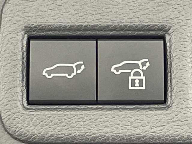 トヨタ ハリアー ハイブリッド Z レザーPKG ナイトシェード 岐阜県 2025(令7)年 0.1千km プレシャスブラックパール 登録済み未使用車/ナイトシェード特別仕様/調光パノラマルーフ/モデリスタエアロ＋マフラーカッター/ディスプレイオーディオプラス12.3インチ/JBLサウンド/LEDブラックレフ/フルセグ/BT/USB/Miracast/パノラミックビューモニター/ブラインドスポットモニター/デジタルインナーミラー/ビルトインETC/ワイヤレス充電/ヘッドアップディスプレイ/トヨタセーフティセンス/・プリクラッシュセーフティ/・レーダークルーズコントロール/・プロアクティブドライビングアシスト/リヤクロストラフィックアラート/リヤカメラディクション/パ-キングサポートブレーキ/純正19インチAW/本革ステアリング/ステアリングヒーター/本革シート/前席シートヒーター/エアベンチレーション/メモリーシート