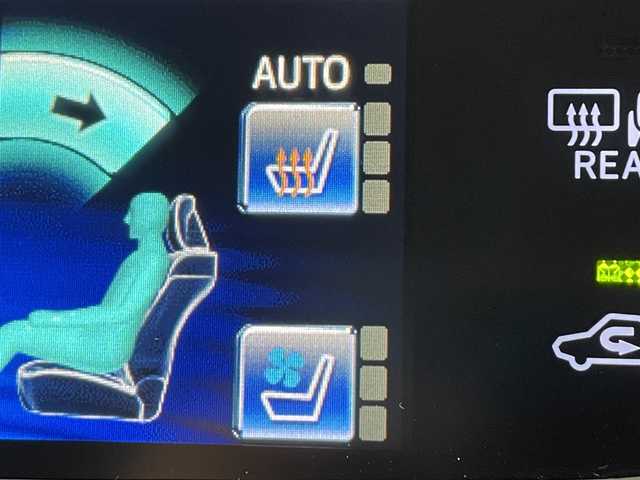 トヨタ クラウン ハイブリッド アスリートS 埼玉県 2013(平25)年 9.3万km ホワイトパールクリスタルシャイン 純正８型ナビ　温冷シート　Ｂカメラ　黒革　ＬＥＤヘッドライト　ビルトインＥＴＣ　前後ドライブレコーダー　パワーシート　クルーズコントロール　オートハイビーム　ＭＴモード付　フルセグ　ＢＴ　ＵＳＢ ミュージックサーバー　純正フロアマット　アイドリングストップ　スマートキー　プッシュスタート