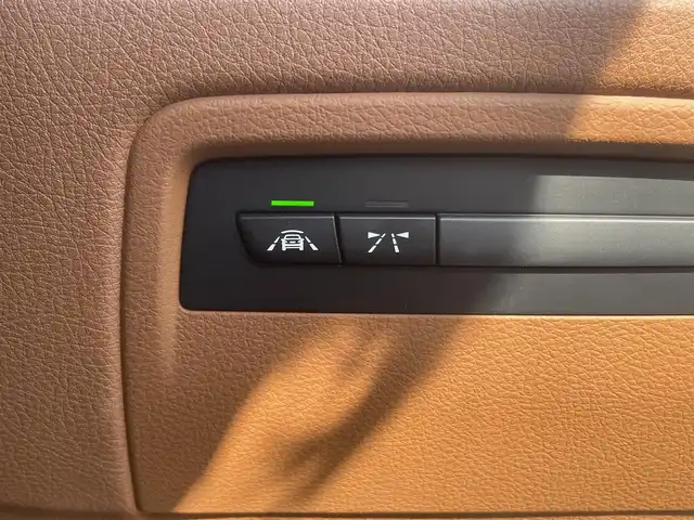 ＢＭＷ ３２０ｄ ブルーパフォーマンス Mスポーツ 愛媛県 2014(平26)年 7.9万km アルピンホワイトⅢ 純正ナビ(BT/CD/DVD)/バックカメラ/茶革シート/前席パワーシート/シートヒーター/運転席シートメモリー機能/イノベーションパッケージ/アクティブクルーズコントロール/レーンチェンジウォーニング/レーンディパーチャーウォーニング/全車接近警告機能(衝突被害軽減ブレーキ付)/ヘッドアップディスプレイ/ドライブレコーダー/パドルシフト/バックソナー/USB/AUX入力端子/ETC/アイドリングストップ/電格ミラー/現状サマー(純正AW)(255/35/ZR19)/FALKEN AZENIS KS10/禁煙車