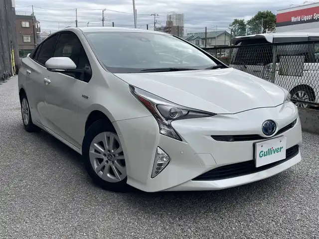 トヨタ プリウス Sセーフティプラス 千葉県 2018(平30)年 5.8万km ホワイトパールクリスタルシャイン トヨタ純正SDナビ（NSCD-W66）/CD/BT/AM/FM/TV/トヨタセーフティセンス/プリクラッシュセーフティ/レーダークルーズコントロール/レーンディパーチャーアラート/オートマチックハイビーム/クリアランスソナー/インテリジェントパーキングアシスト/オートライト/バックカメラ/横滑り防止機能/ビルトインETC/ウインカーサイドミラー/電動格納ミラー/LEDヘッドライト/シートリフター/純正フロアマット/純正ホイール/保証書、取扱説明書、スペアキー1本