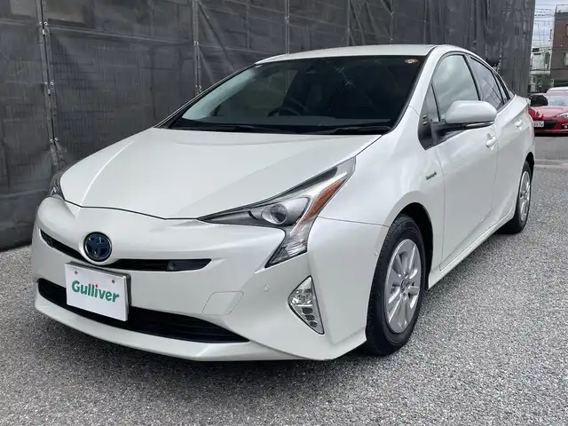 トヨタ プリウス Sセーフティプラス 千葉県 2018(平30)年 5.8万km ホワイトパールクリスタルシャイン トヨタ純正SDナビ（NSCD-W66）/CD/BT/AM/FM/TV/トヨタセーフティセンス/プリクラッシュセーフティ/レーダークルーズコントロール/レーンディパーチャーアラート/オートマチックハイビーム/クリアランスソナー/インテリジェントパーキングアシスト/オートライト/バックカメラ/横滑り防止機能/ビルトインETC/ウインカーサイドミラー/電動格納ミラー/LEDヘッドライト/シートリフター/純正フロアマット/純正ホイール/保証書、取扱説明書、スペアキー1本
