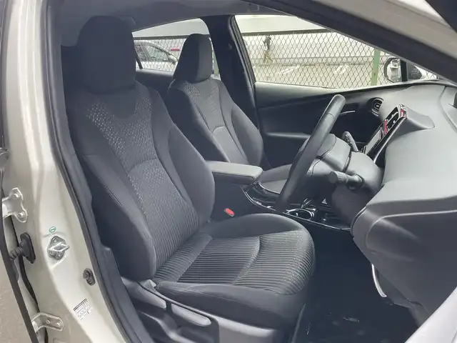 トヨタ プリウス Sセーフティプラス 千葉県 2018(平30)年 5.8万km ホワイトパールクリスタルシャイン トヨタ純正SDナビ（NSCD-W66）/CD/BT/AM/FM/TV/トヨタセーフティセンス/プリクラッシュセーフティ/レーダークルーズコントロール/レーンディパーチャーアラート/オートマチックハイビーム/クリアランスソナー/インテリジェントパーキングアシスト/オートライト/バックカメラ/横滑り防止機能/ビルトインETC/ウインカーサイドミラー/電動格納ミラー/LEDヘッドライト/シートリフター/純正フロアマット/純正ホイール/保証書、取扱説明書、スペアキー1本