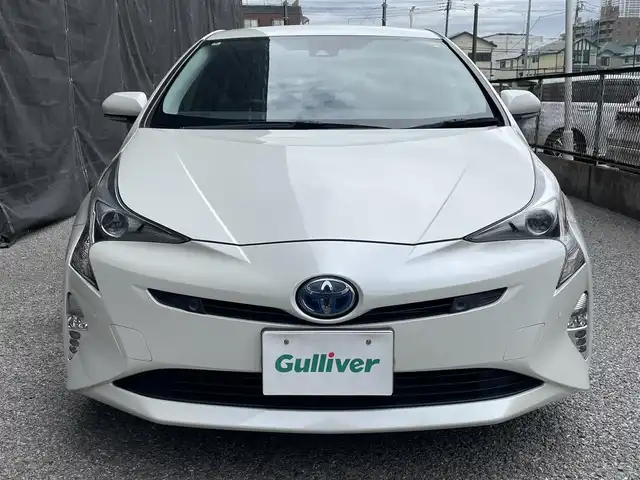 トヨタ プリウス Sセーフティプラス 千葉県 2018(平30)年 5.8万km ホワイトパールクリスタルシャイン トヨタ純正SDナビ（NSCD-W66）/CD/BT/AM/FM/TV/トヨタセーフティセンス/プリクラッシュセーフティ/レーダークルーズコントロール/レーンディパーチャーアラート/オートマチックハイビーム/クリアランスソナー/インテリジェントパーキングアシスト/オートライト/バックカメラ/横滑り防止機能/ビルトインETC/ウインカーサイドミラー/電動格納ミラー/LEDヘッドライト/シートリフター/純正フロアマット/純正ホイール/保証書、取扱説明書、スペアキー1本