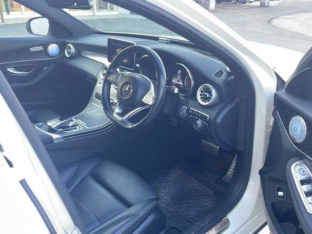 メルセデス・ベンツ Ｃ２００ 4マチック SW スポーツ 秋田県 2017(平29)年 4万km 白 4WD/19アルミホイール/レーダーセーフティパッケージ/純正HDDナビ　フルセグTV　SD　USB　Bluetooth/バックカメラ/クルーズコントロール/パークトロニック/黒革シート/シートヒーター/メモリー機能付パワーシート/ステアリングスイッチ/パドルシフト/LEDヘッドライト/ブラインドスポット/レーンアシスト/パワーテールゲート/ドライブレコーダー/プッシュスタート/スマートキーX2