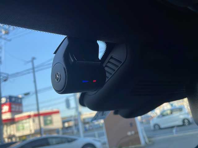 メルセデス・ベンツ Ｃ２００ 4マチック SW スポーツ 秋田県 2017(平29)年 4万km 白 4WD/19アルミホイール/レーダーセーフティパッケージ/純正HDDナビ　フルセグTV　SD　USB　Bluetooth/バックカメラ/クルーズコントロール/パークトロニック/黒革シート/シートヒーター/メモリー機能付パワーシート/ステアリングスイッチ/パドルシフト/LEDヘッドライト/ブラインドスポット/レーンアシスト/パワーテールゲート/ドライブレコーダー/プッシュスタート/スマートキーX2