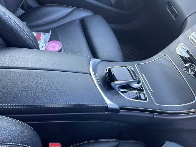 メルセデス・ベンツ Ｃ２００ 4マチック SW スポーツ 秋田県 2017(平29)年 4万km 白 4WD/19アルミホイール/レーダーセーフティパッケージ/純正HDDナビ　フルセグTV　SD　USB　Bluetooth/バックカメラ/クルーズコントロール/パークトロニック/黒革シート/シートヒーター/メモリー機能付パワーシート/ステアリングスイッチ/パドルシフト/LEDヘッドライト/ブラインドスポット/レーンアシスト/パワーテールゲート/ドライブレコーダー/プッシュスタート/スマートキーX2