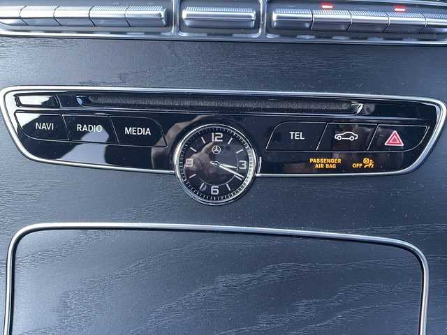 メルセデス・ベンツ Ｃ２００ 4マチック SW スポーツ 秋田県 2017(平29)年 4万km 白 4WD/19アルミホイール/レーダーセーフティパッケージ/純正HDDナビ　フルセグTV　SD　USB　Bluetooth/バックカメラ/クルーズコントロール/パークトロニック/黒革シート/シートヒーター/メモリー機能付パワーシート/ステアリングスイッチ/パドルシフト/LEDヘッドライト/ブラインドスポット/レーンアシスト/パワーテールゲート/ドライブレコーダー/プッシュスタート/スマートキーX2