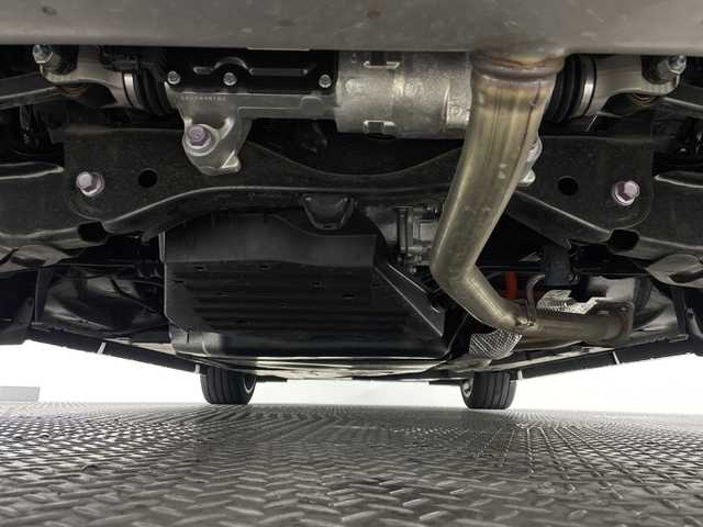 トヨタ クラウン スポーツ Z 神奈川県 2024(令6)年 0.8万km プレシャスホワイトパール 4WD/モデリスタスポイラー/パノラマルーフ/純正12.3型DA/ナビ/フルセグ　Bluetooth　USB　/パノラミックビューモニター/デジタルインナーミラー/PBD/HUD/パーキングアシスト/AC100Vコンセント/ワイヤレス充電/純正ビルトインETC2.0/純正前後ドライブレコーダー/セーフティセンス/レーダークルーズコントロール/レーンディパーチャーアラート/レーンチェンジアシスト/BSM/PCS/プロアクティブドライビングアシスト/フロント/リヤクロストラフィックアラート/後方車両検知/パーキングサポートブレーキ/安心降車アシスト/周辺車両接近時サポート/先行車発進告知機能/後退速度抑制/ロードサインアシスト/アドバンストドライブ/ドライバーモニター/ITSコネクト/ハイビームアシスト/前後ソナー/キャメル革シート/前席パワーシート/シートヒーター/ベンチレーション/運転席ポジションメモリー/革巻きステアリング/プッシュスタート/スマートキー/純正21インチAW/純正リアスポイラー/LEDヘッドランプ/ヘッドライトウォッシャー