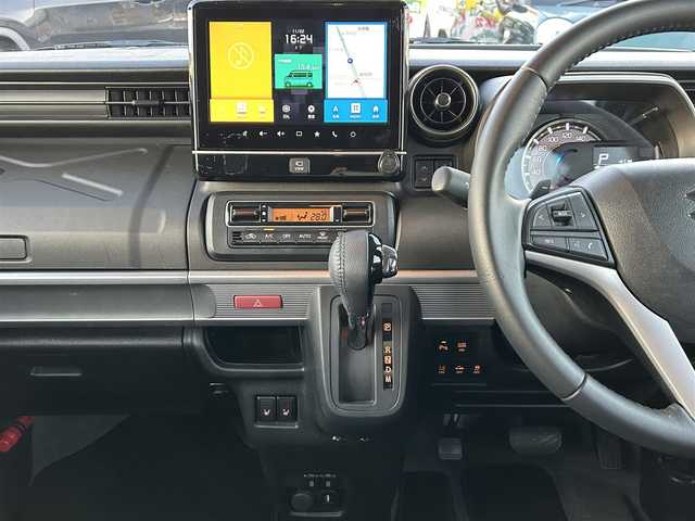 スズキ スペーシア ギア HYBRID XZターボ 愛知県 2022(令4)年 4.4万km デニムブルー ガンメタリック 2トーン /禁煙//純正ナビ/フルセグ/CD/DVD/BT/USB/ACP/AA///全方位カメラ/両側パワースライドドア//レーダークルーズコントロール/レーンキープアシスト//衝突軽減システム/前後誤発進/ふらつき警報//先行者発進告知/HUD/クリアランスソナー//オートリトラウィンカーミラー//シートヒーター//プッシュスタート/スマートキー//LEDヘッドライト/LEDフォグ//オートライト/オートハイビーム//革巻きステアリング/ステアリングスイッチ//パドルシフト//ビルトインETC/アイドリングストップ//横滑り防止システム//前席バニティミラー/ルーフレール//純正14インチAW//純正フロアマット/ドアバイザー//新車時保証書//取扱説明書//スペアスマートキー有