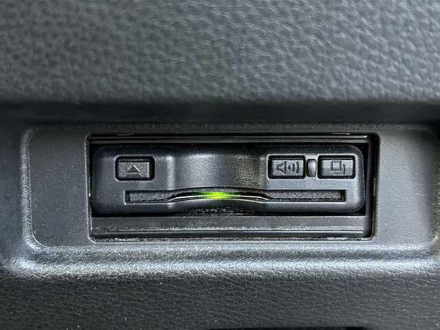 スズキ スペーシア ギア HYBRID XZターボ 愛知県 2022(令4)年 4.4万km デニムブルー ガンメタリック 2トーン /禁煙//純正ナビ/フルセグ/CD/DVD/BT/USB/ACP/AA///全方位カメラ/両側パワースライドドア//レーダークルーズコントロール/レーンキープアシスト//衝突軽減システム/前後誤発進/ふらつき警報//先行者発進告知/HUD/クリアランスソナー//オートリトラウィンカーミラー//シートヒーター//プッシュスタート/スマートキー//LEDヘッドライト/LEDフォグ//オートライト/オートハイビーム//革巻きステアリング/ステアリングスイッチ//パドルシフト//ビルトインETC/アイドリングストップ//横滑り防止システム//前席バニティミラー/ルーフレール//純正14インチAW//純正フロアマット/ドアバイザー//新車時保証書//取扱説明書//スペアスマートキー有