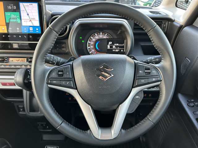 スズキ スペーシア ギア HYBRID XZターボ 愛知県 2022(令4)年 4.4万km デニムブルー ガンメタリック 2トーン /禁煙//純正ナビ/フルセグ/CD/DVD/BT/USB/ACP/AA///全方位カメラ/両側パワースライドドア//レーダークルーズコントロール/レーンキープアシスト//衝突軽減システム/前後誤発進/ふらつき警報//先行者発進告知/HUD/クリアランスソナー//オートリトラウィンカーミラー//シートヒーター//プッシュスタート/スマートキー//LEDヘッドライト/LEDフォグ//オートライト/オートハイビーム//革巻きステアリング/ステアリングスイッチ//パドルシフト//ビルトインETC/アイドリングストップ//横滑り防止システム//前席バニティミラー/ルーフレール//純正14インチAW//純正フロアマット/ドアバイザー//新車時保証書//取扱説明書//スペアスマートキー有