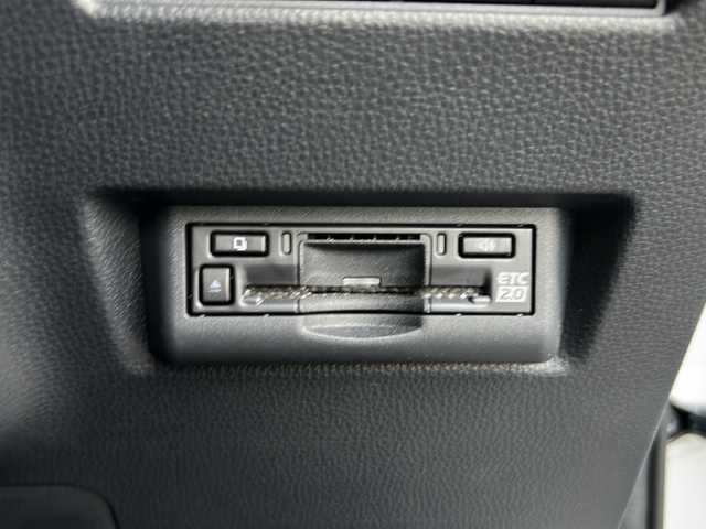 トヨタ ランドクルーザー ２５０ ZX ファーストエディション 岐阜県 2024(令6)年 1.3万km プラチナホワイトパールマイカ 登録時走行距離12427km/純正ナビ/全方位モニター/フルセグテレビ/電動格納サードシート/ハンドルヒーター/JBLサウンド/パドルシフト/サイドステップ/ドアバイザー/純正フロアマット/純正アルミホイール/レザーシート/ETC/シートヒーター/エアシート/レザーシート/ヘッドライトウォッシャー/禁煙車/LEDヘッドライト/ルーフレール/サンルーフ/オートマチックハイビーム/スマートキー/プッシュスタート