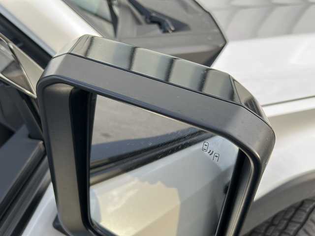 トヨタ ランドクルーザー ２５０ ZX ファーストエディション 岐阜県 2024(令6)年 1.3万km プラチナホワイトパールマイカ 登録時走行距離12427km/純正ナビ/全方位モニター/フルセグテレビ/電動格納サードシート/ハンドルヒーター/JBLサウンド/パドルシフト/サイドステップ/ドアバイザー/純正フロアマット/純正アルミホイール/レザーシート/ETC/シートヒーター/エアシート/レザーシート/ヘッドライトウォッシャー/禁煙車/LEDヘッドライト/ルーフレール/サンルーフ/オートマチックハイビーム/スマートキー/プッシュスタート