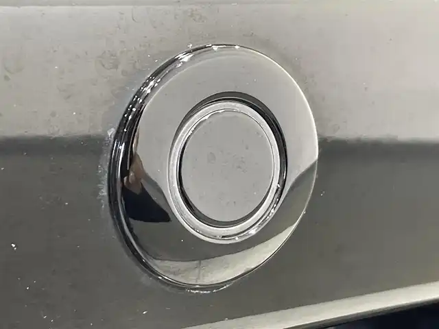 日産 ノート e－パワー ニスモ 愛知県 2017(平29)年 7.9万km スーパーブラック 純正ナビ　(MM317D-W)/（FM/AM/SD/CD・DVD再生/AUX/フルセグTV)/アラウンドビューモニター　/衝突軽減ブレーキ　/ＥＴＣ　/デジタルインナーミラー　/ドライブレコーダー　/ＬＥＤヘッドライト　/ＬＥＤフォグランプ　/アクセサリーソケット　/ドライブレコーダー　/コーナーセンサー/純正フロアマット/社外17インチAW/プッシュスタート/　　-スマートキー/盗難防止/ステアリングスイッチ