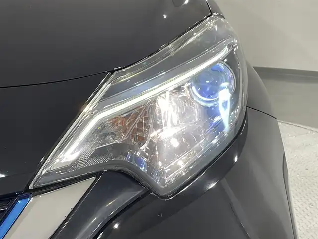 日産 ノート e－パワー ニスモ 愛知県 2017(平29)年 7.9万km スーパーブラック 純正ナビ　(MM317D-W)/（FM/AM/SD/CD・DVD再生/AUX/フルセグTV)/アラウンドビューモニター　/衝突軽減ブレーキ　/ＥＴＣ　/デジタルインナーミラー　/ドライブレコーダー　/ＬＥＤヘッドライト　/ＬＥＤフォグランプ　/アクセサリーソケット　/ドライブレコーダー　/コーナーセンサー/純正フロアマット/社外17インチAW/プッシュスタート/　　-スマートキー/盗難防止/ステアリングスイッチ