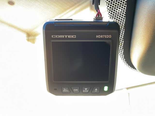 ホンダ フリード＋ ハイブリット G ホンダセンシング 静岡県 2019(令1)年 10万km ホワイトオーキッドパール 純正ナビ/CD/DVDAM/FM/フルセグTV/SD/Bluetooth/Apple Carplay/主要装備/・両側パワースライドドア　/・ドライブレコーダー　/・バックカメラ　/・ＥＴＣ　/・レーダークルーズコントロール　/・スマートキー　/・スペアキー　/・プッシュスタート　/・保証書　/・取扱説明書　/・レーンキープ　/・ＬＥＤライト/・フォグランプ/・ステアリングリモコン/・オートライト/・横滑り防止装置/・衝突軽減システム