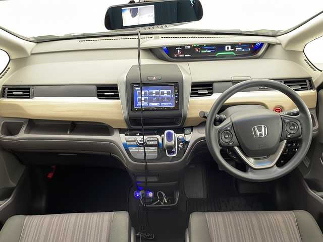 ホンダ フリード ハイブリット G ホンダセンシング 宮崎県 2019(平31)年 3.1万km シトロンドロップ ワンオーナー/Honda SENSING/〇衝突軽減ブレーキ〈CMBS〉/〇誤発進抑制機能/〇ACC〈アダプティブ・クルーズ・コントロール〉/〇LKAS〈車線維持支援システム〉/〇歩行者事故低減ステアリング/〇路外逸脱抑制機能/〇先行車発進お知らせ機能/〇標識認識機能/純正7インチSDナビ/フルセグTV/CD/DVD/Bluetooth/バックカメラ/両側パワースライドドア/LEDヘッドライト/ビルトインETC/スマートキー×2/保証書/取扱説明書