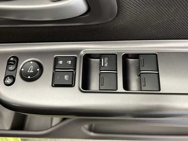 ホンダ フリード ハイブリット G ホンダセンシング 宮崎県 2019(平31)年 3.1万km シトロンドロップ ワンオーナー/Honda SENSING/〇衝突軽減ブレーキ〈CMBS〉/〇誤発進抑制機能/〇ACC〈アダプティブ・クルーズ・コントロール〉/〇LKAS〈車線維持支援システム〉/〇歩行者事故低減ステアリング/〇路外逸脱抑制機能/〇先行車発進お知らせ機能/〇標識認識機能/純正7インチSDナビ/フルセグTV/CD/DVD/Bluetooth/バックカメラ/両側パワースライドドア/LEDヘッドライト/ビルトインETC/スマートキー×2/保証書/取扱説明書