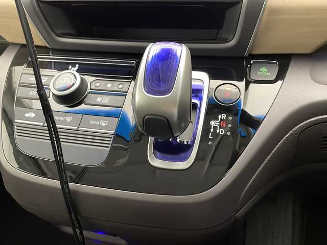 ホンダ フリード ハイブリット G ホンダセンシング 宮崎県 2019(平31)年 3.1万km シトロンドロップ ワンオーナー/Honda SENSING/〇衝突軽減ブレーキ〈CMBS〉/〇誤発進抑制機能/〇ACC〈アダプティブ・クルーズ・コントロール〉/〇LKAS〈車線維持支援システム〉/〇歩行者事故低減ステアリング/〇路外逸脱抑制機能/〇先行車発進お知らせ機能/〇標識認識機能/純正7インチSDナビ/フルセグTV/CD/DVD/Bluetooth/バックカメラ/両側パワースライドドア/LEDヘッドライト/ビルトインETC/スマートキー×2/保証書/取扱説明書