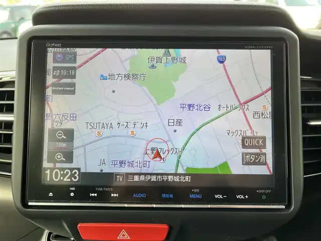 ホンダ Ｎ ＢＯＸ カスタム ターボ SSブラックSパッケージ 三重県 2016(平28)年 4.1万km プレミアムホワイトパールⅡ 純正11インチ後席フリップダウンモニター/純正8インチナビAM/FM/TV/DVD/SD/Bluetooth/リアモニターHDMI/バックカメラ/ETC/シートヒーター(前席)/ドライブレコーダー/シティブレーキアクティブシステム/ターボ/アイドリングストップ/クルーズコントロール/HIDヘッドランプ/プッシュエンジンスイッチ/スマートキーシステム/スペアキー/パドルシフト/ステアリングスイッチ/クロームメッキ加飾付LED式フロントフォグランプ/電動格納ドアミラー/ヒーテッドドアミラー/ウインカーミラー/リアスポイラー/クロームメッキリアナンバープレートガーニッシュ/ロールサンシェード/ブルーイルミネーション/オートエアコン/左右独立式アームレスト（後席中央）/グラブレール（運転席　助手席　リア左右）/後席スライド/4段リクライニングシート/シートバックテーブル（運転席/助手席)