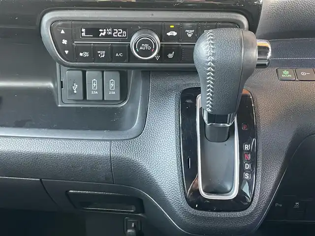 ホンダ Ｎ ＢＯＸ カスタム L ターボ 鹿児島県 2021(令3)年 4.1万km プラチナホワイトパール 純正ギャザーズナビ(WX-211C)/純正CD/ワンセグTV/バックカメラ/前後ドライブレコーダー/追従型クルーズコントロール/両側パワースライドドア/前席シートヒーター/ハーフレザーシート/純正フロアマット/後コーナーセンサー/オートライト/衝突軽減ブレーキ/レーンキープアシスト/純正15インチアルミ/LEDヘッドライト/電動格納ミラー/ライトレベライザー/ドアバイザー/取扱説明書