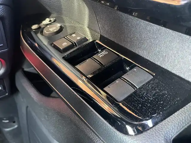 ホンダ Ｎ ＢＯＸ カスタム L ターボ 鹿児島県 2021(令3)年 4.1万km プラチナホワイトパール 純正ギャザーズナビ(WX-211C)/純正CD/ワンセグTV/バックカメラ/前後ドライブレコーダー/追従型クルーズコントロール/両側パワースライドドア/前席シートヒーター/ハーフレザーシート/純正フロアマット/後コーナーセンサー/オートライト/衝突軽減ブレーキ/レーンキープアシスト/純正15インチアルミ/LEDヘッドライト/電動格納ミラー/ライトレベライザー/ドアバイザー/取扱説明書