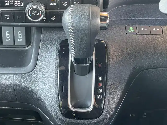 ホンダ Ｎ ＢＯＸ カスタム L ターボ 鹿児島県 2021(令3)年 4.1万km パール 純正ギャザーズナビ(WX-211C)/純正CD/ワンセグTV/バックカメラ/前後ドライブレコーダー/追従型クルーズコントロール/両側パワースライドドア/前席シートヒーター/ハーフレザーシート/純正フロアマット/後コーナーセンサー/オートライト/衝突軽減ブレーキ/レーンキープアシスト/純正15インチアルミ/LEDヘッドライト/電動格納ミラー/ライトレベライザー/ドアバイザー/取扱説明書