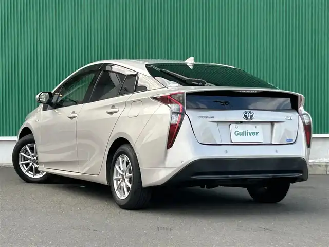 トヨタ プリウス Sセーフティプラス 宮城県 2018(平30)年 13.6万km スティールブロンドM Toyota Safety Sense/社外SDナビ/【CD・DVD・BT・フルセグTV】/バックカメラ/社外ドライブレコーダー/社外15インチAW/レーダークルーズコントロール/レーンディパーチャートアラート/オートハイビーム/横滑り防止装置/パーキングアシスト/コーナーセンサー/シートリフター/オートライト/LEDヘッドライト/フォグライト/スマートキー/ETC