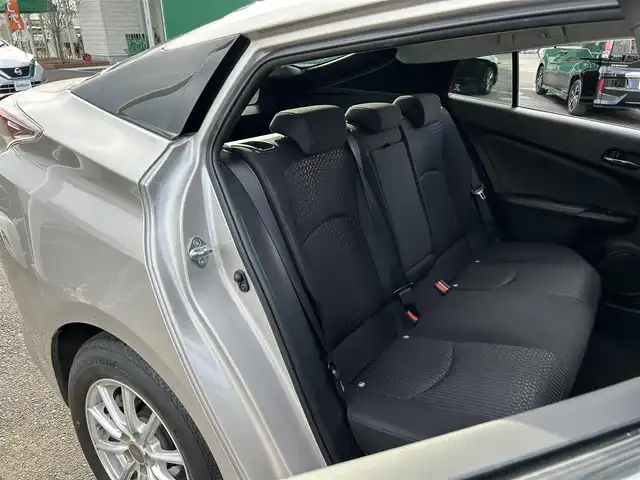 トヨタ プリウス Sセーフティプラス 宮城県 2018(平30)年 13.6万km スティールブロンドM Toyota Safety Sense/社外SDナビ/【CD・DVD・BT・フルセグTV】/バックカメラ/社外ドライブレコーダー/社外15インチAW/レーダークルーズコントロール/レーンディパーチャートアラート/オートハイビーム/横滑り防止装置/パーキングアシスト/コーナーセンサー/シートリフター/オートライト/LEDヘッドライト/フォグライト/スマートキー/ETC