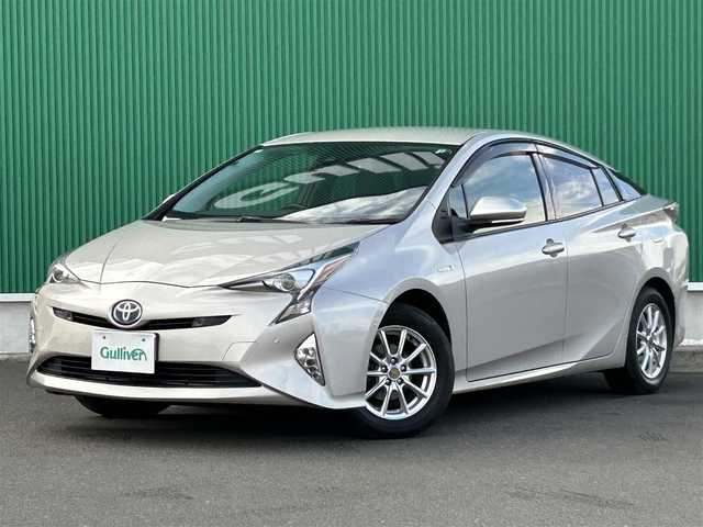トヨタ プリウス Sセーフティプラス 徳島県 2018(平30)年 13.6万km スティールブロンドM (株)IDOMが運営する【じしゃロン徳島店】の自社ローン対象車両になります。こちらは現金ご利用時の価格です。自社ローンご希望の方は別途その旨お申付け下さい。/Toyota Safety Sense/社外SDナビ/【CD・DVD・BT・フルセグTV】/バックカメラ/社外ドライブレコーダー/社外15インチAW/レーダークルーズコントロール/レーンディパーチャートアラート/オートハイビーム/横滑り防止装置/パーキングアシスト/コーナーセンサー/シートリフター/オートライト/LEDヘッドライト/フォグライト/スマートキー/ETC