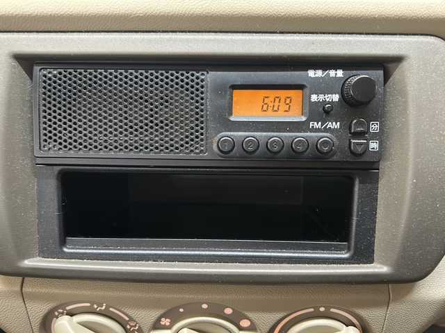 スズキ アルト VP 新潟県 2011(平23)年 10万km スペリアホワイト 純正スチールホイール/純正ラジオ/ヘッドランプレベライザー/社外マット/スペアキー