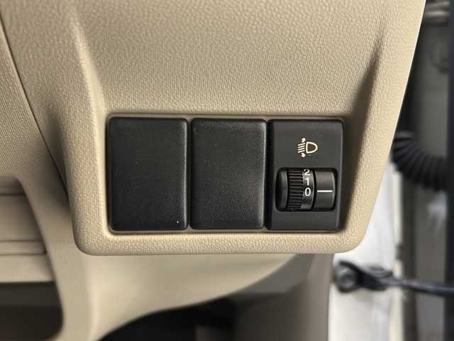 スズキ アルト VP 新潟県 2011(平23)年 10万km スペリアホワイト 純正スチールホイール/純正ラジオ/ヘッドランプレベライザー/社外マット/スペアキー