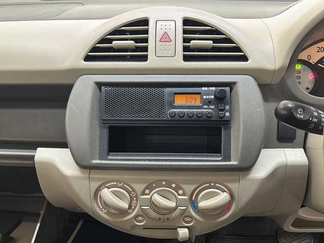 スズキ アルト VP 新潟県 2011(平23)年 10万km スペリアホワイト 純正スチールホイール/純正ラジオ/ヘッドランプレベライザー/社外マット/スペアキー