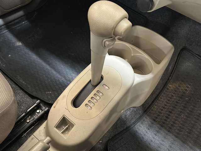 スズキ アルト VP 新潟県 2011(平23)年 10万km スペリアホワイト 純正スチールホイール/純正ラジオ/ヘッドランプレベライザー/社外マット/スペアキー