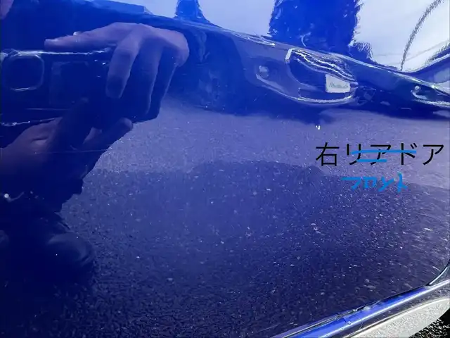 ダイハツ キャスト スタイル X SAⅡ 三重県 2016(平28)年 4.7万km ディープブルークリスタルマイカ デザインフィルムトップ(ホワイトルーフ)/ナビ（Bluetooth/地デジTV/AM/FM/CD/DVD/MSV/SD）/スマートアシスト２（衝突回避支援ブレーキ/衝突警報/車線逸脱警報/誤発進抑制制御/後方誤発進抑制制御/先行車発進お知らせ）/ハロゲンヘッドライト/オートライト/キーフリーシステム/プッシュスタート/スペアキー/アイボリー/グレーツートーンスエード調ファブリックシート/自発光式2連アナログメーター/マルチインフォメーションディスプレイ/レッドレンズリアコンビネーションランプ/ウレタン製ステアリングホイール/シフトノブ/オートエアコン/シルバーセンターパネル/無塗装オーディオパネル/無塗装エアコン吹出口ノブ/メッキサイドステップモール/リアスポイラー/メッキモール付リアバンパー/165/55Ｒ15タイヤ/15インチフルホイールキャップ