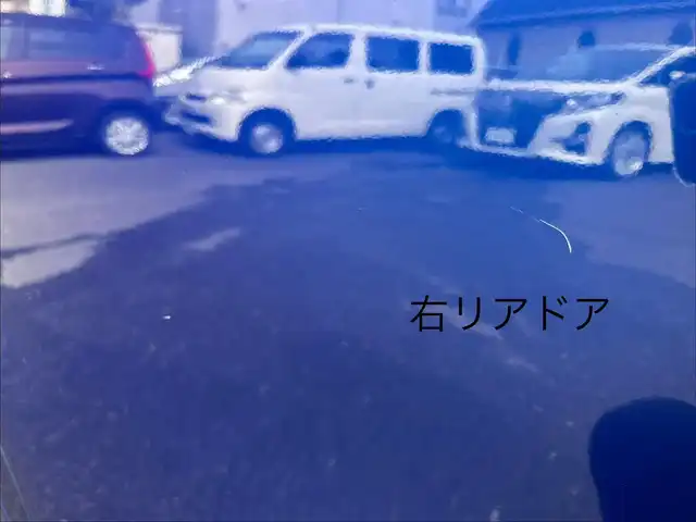 ダイハツ キャスト スタイル X SAⅡ 三重県 2016(平28)年 4.7万km ディープブルークリスタルマイカ デザインフィルムトップ(ホワイトルーフ)/ナビ（Bluetooth/地デジTV/AM/FM/CD/DVD/MSV/SD）/スマートアシスト２（衝突回避支援ブレーキ/衝突警報/車線逸脱警報/誤発進抑制制御/後方誤発進抑制制御/先行車発進お知らせ）/ハロゲンヘッドライト/オートライト/キーフリーシステム/プッシュスタート/スペアキー/アイボリー/グレーツートーンスエード調ファブリックシート/自発光式2連アナログメーター/マルチインフォメーションディスプレイ/レッドレンズリアコンビネーションランプ/ウレタン製ステアリングホイール/シフトノブ/オートエアコン/シルバーセンターパネル/無塗装オーディオパネル/無塗装エアコン吹出口ノブ/メッキサイドステップモール/リアスポイラー/メッキモール付リアバンパー/165/55Ｒ15タイヤ/15インチフルホイールキャップ