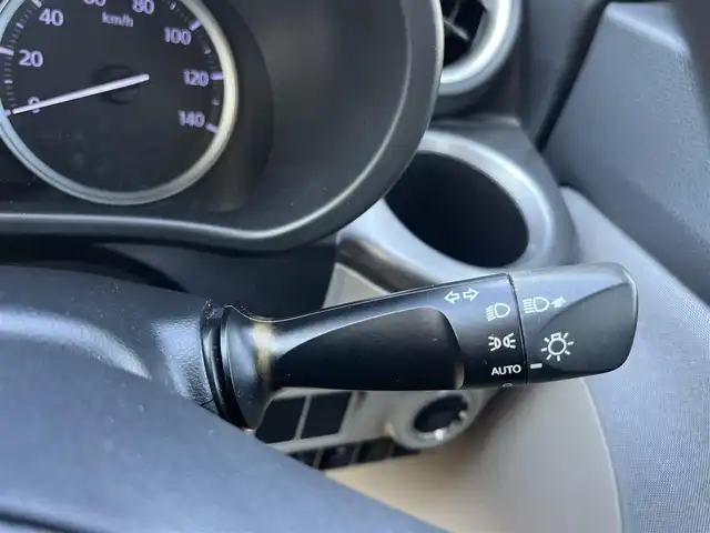 ダイハツ キャスト スタイル X SAⅡ 三重県 2016(平28)年 4.7万km ディープブルークリスタルマイカ デザインフィルムトップ(ホワイトルーフ)/ナビ（Bluetooth/地デジTV/AM/FM/CD/DVD/MSV/SD）/スマートアシスト２（衝突回避支援ブレーキ/衝突警報/車線逸脱警報/誤発進抑制制御/後方誤発進抑制制御/先行車発進お知らせ）/ハロゲンヘッドライト/オートライト/キーフリーシステム/プッシュスタート/スペアキー/アイボリー/グレーツートーンスエード調ファブリックシート/自発光式2連アナログメーター/マルチインフォメーションディスプレイ/レッドレンズリアコンビネーションランプ/ウレタン製ステアリングホイール/シフトノブ/オートエアコン/シルバーセンターパネル/無塗装オーディオパネル/無塗装エアコン吹出口ノブ/メッキサイドステップモール/リアスポイラー/メッキモール付リアバンパー/165/55Ｒ15タイヤ/15インチフルホイールキャップ